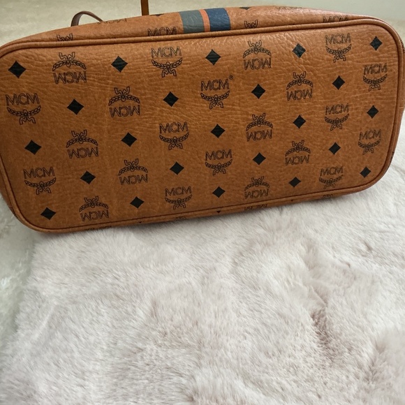 MCM Cognac Tote MM size - Picture 3 of 6